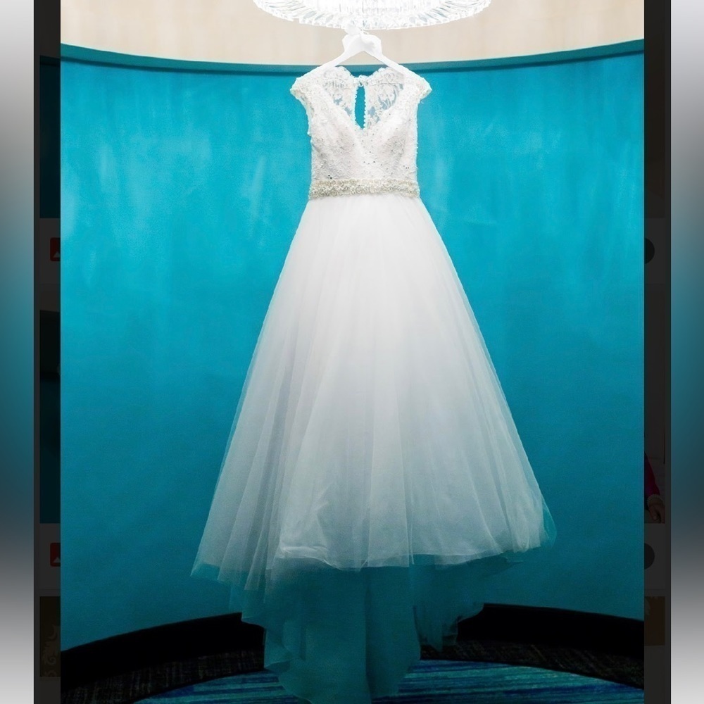 WEDDING dress